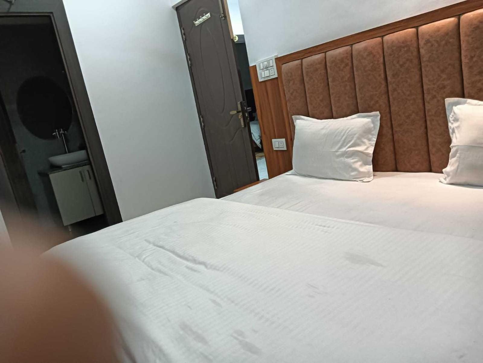 Collection O Vaanya Bliss Hotel Rishikesh Exterior photo